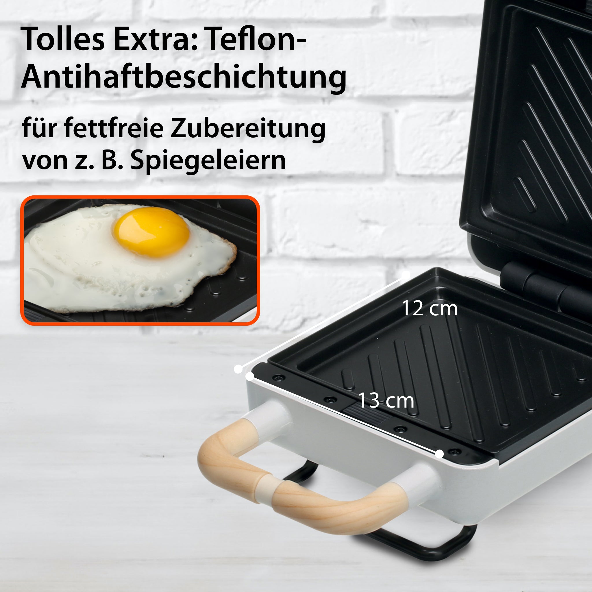 2-in-1 waffle iron with sandwich maker