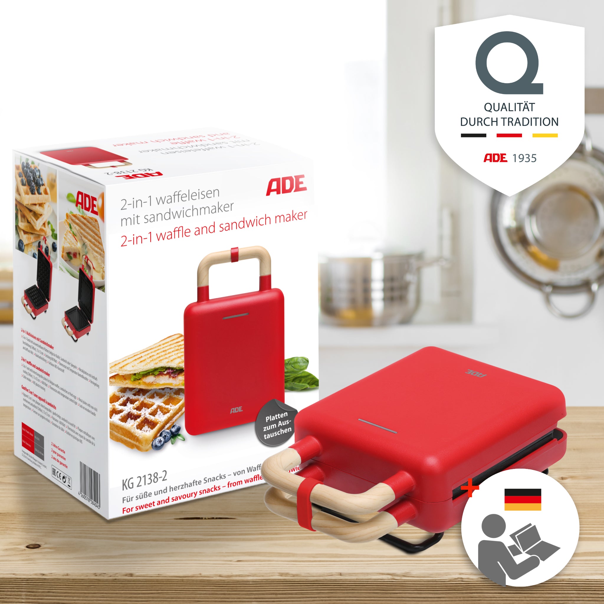 2-in-1 waffle iron with sandwich maker