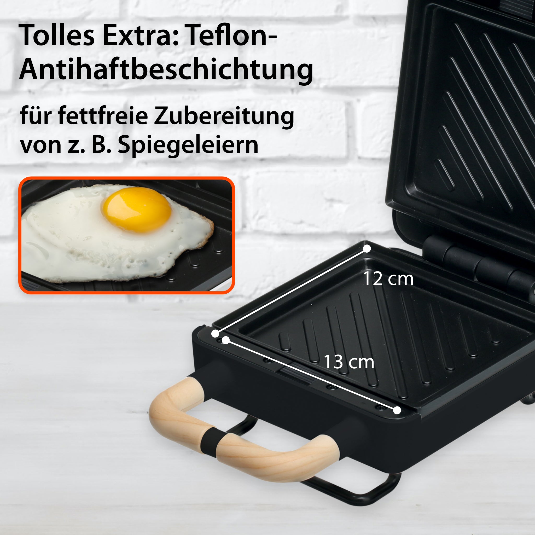 2-in-1 waffle iron with sandwich maker