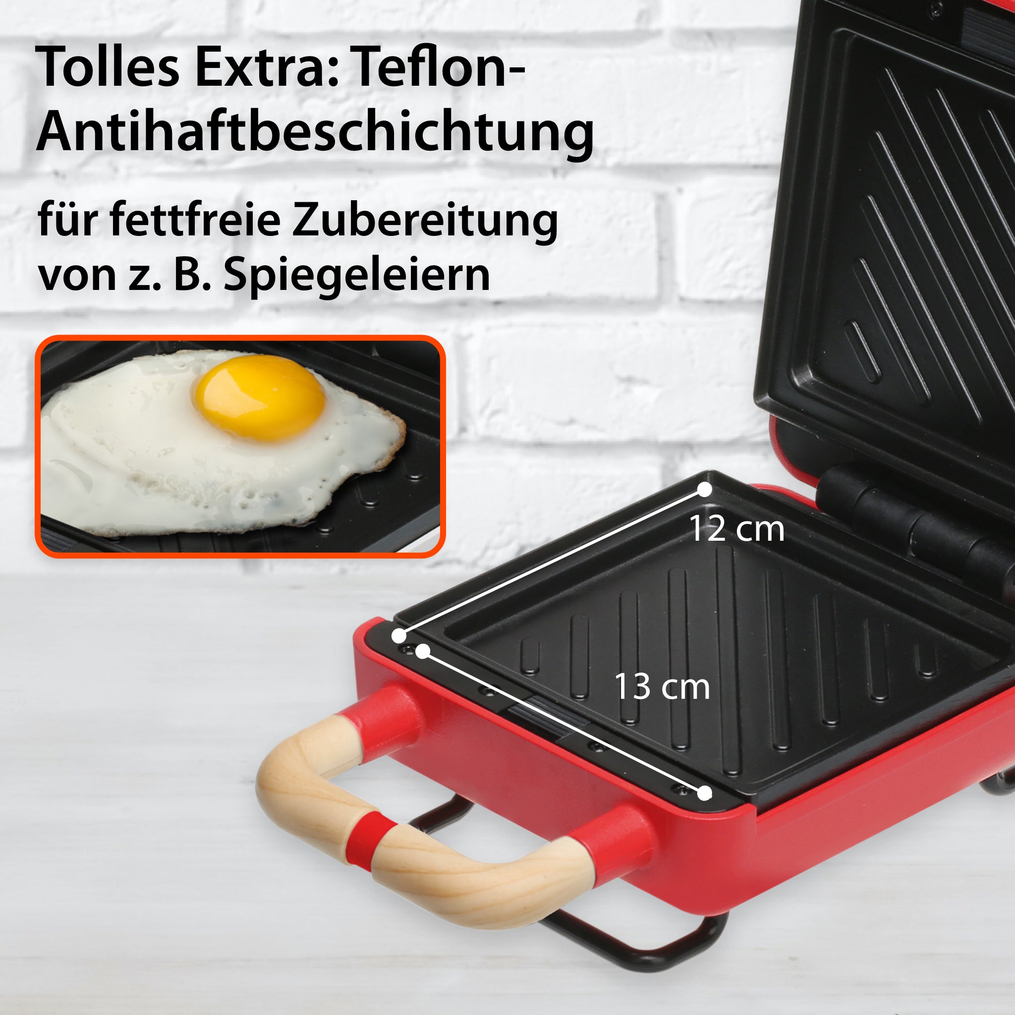 2-in-1 waffle iron with sandwich maker